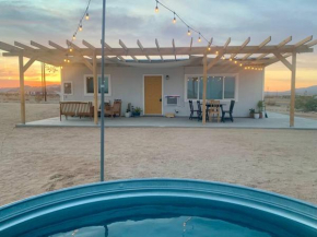 Desert Daisy Casita* 5acres*POOL*15 mi JT Park